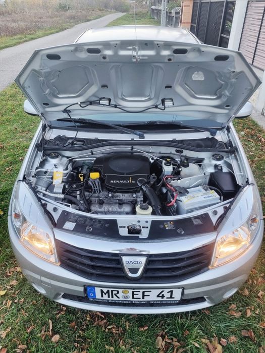 VW Dacia Sandero 1.6 i / 2010 / Clima  / 2700 €