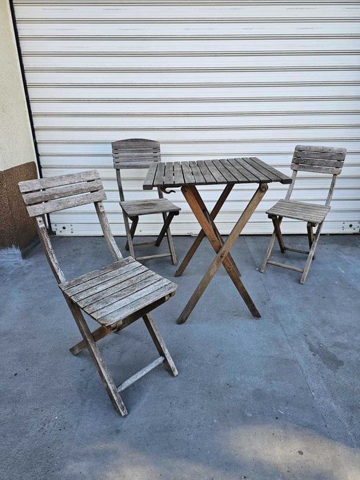 Витрина в стил Рустик с регуриране на рафтовете