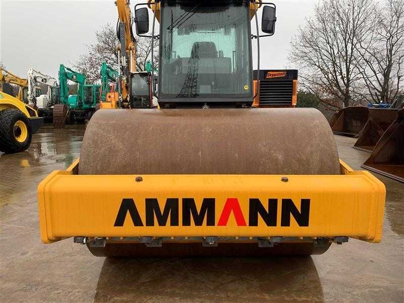 Inchiriez cilindru compactor