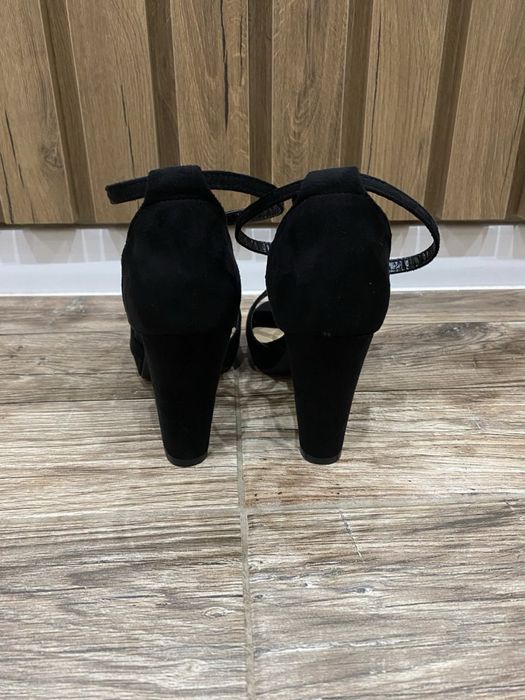 Дамски сандали