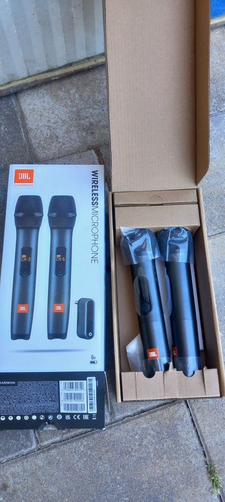 Set microfoane wireless JBL