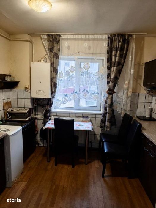 Apartament 2 camere bloc caramida etaj 1