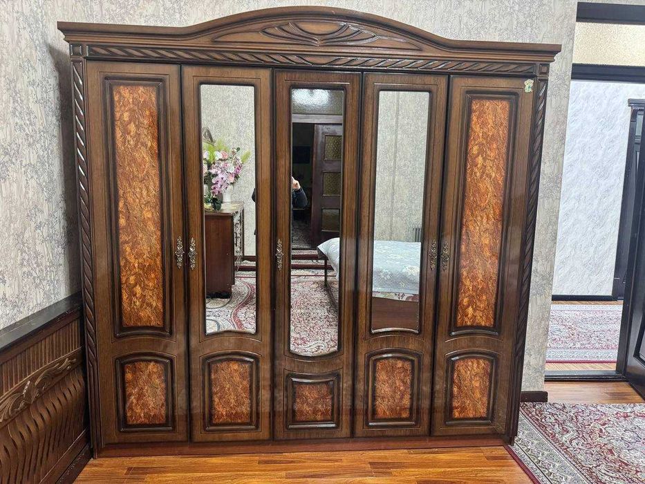 Продаётся срочно спальный гарнитур