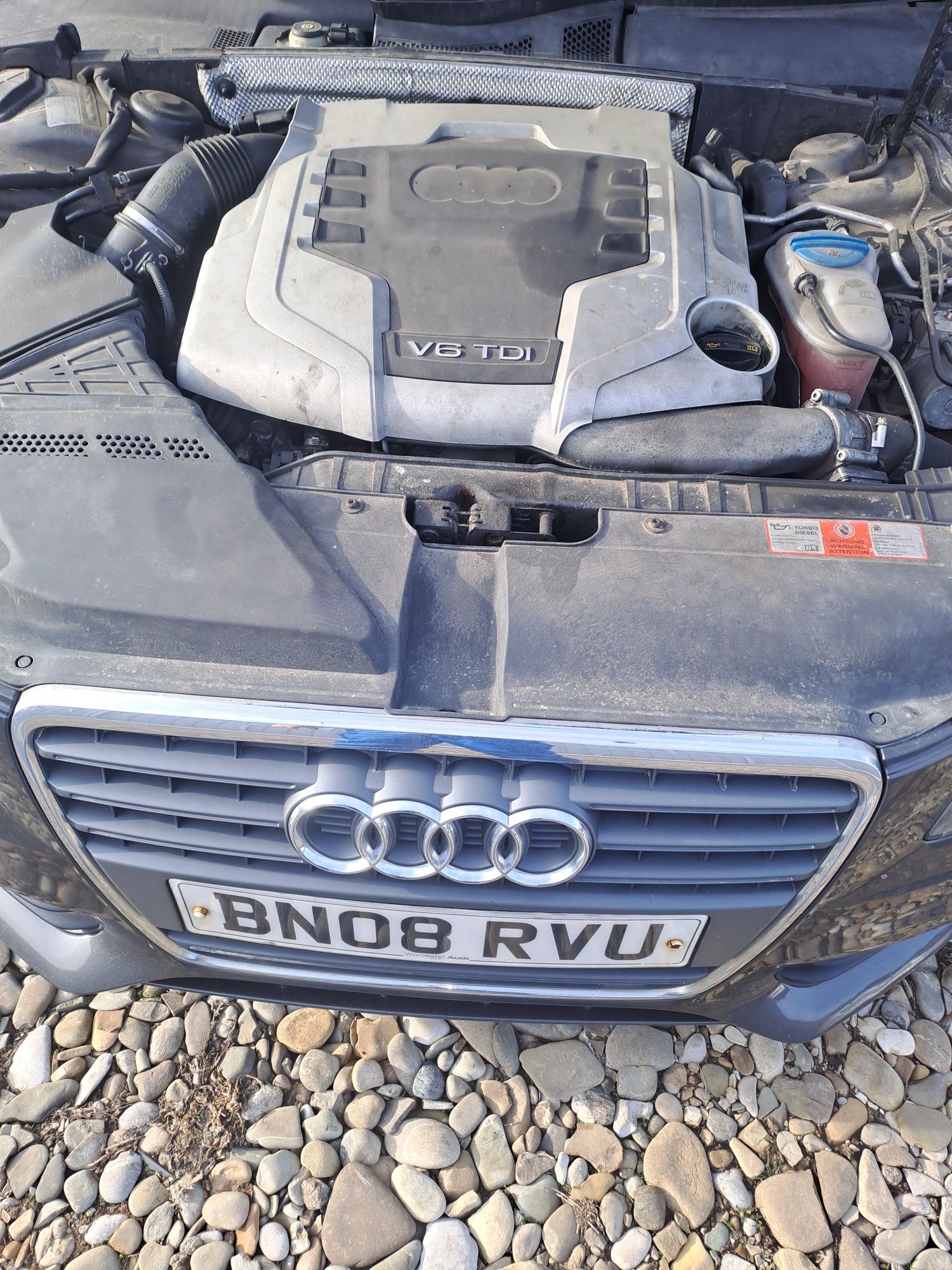 Vând Motor Audi A4 B8 2.7 TDI CGKA