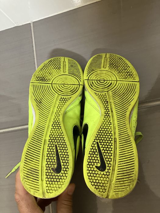Pantofi sport nike marimea 40.5
