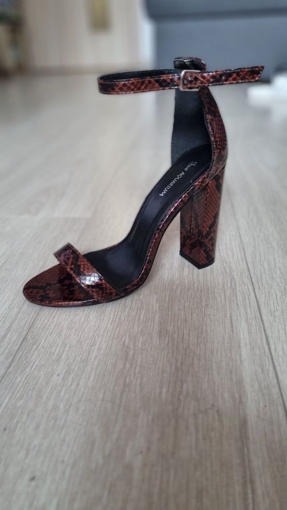 Обувки Shoe Aquarium 38