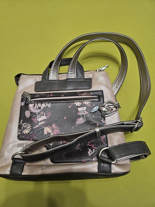 Дамска раница марка анеке