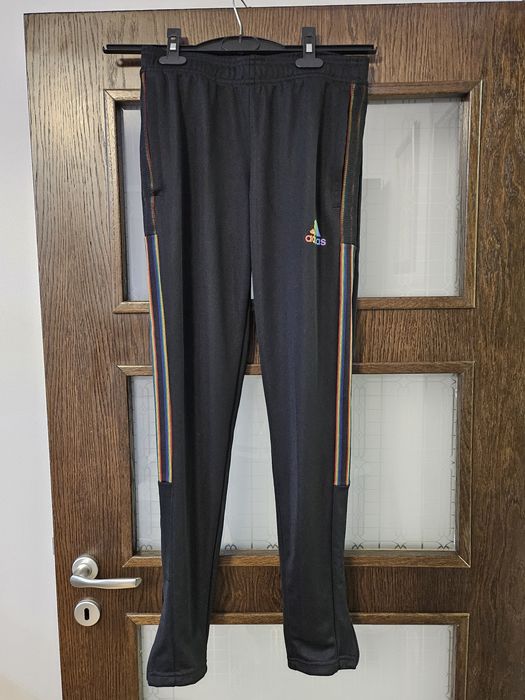 Чистно нов клин на adidas