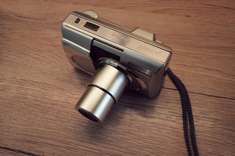 Aparat foto Olympus Mju V 5 All weather film Metalic point & shot 35mm