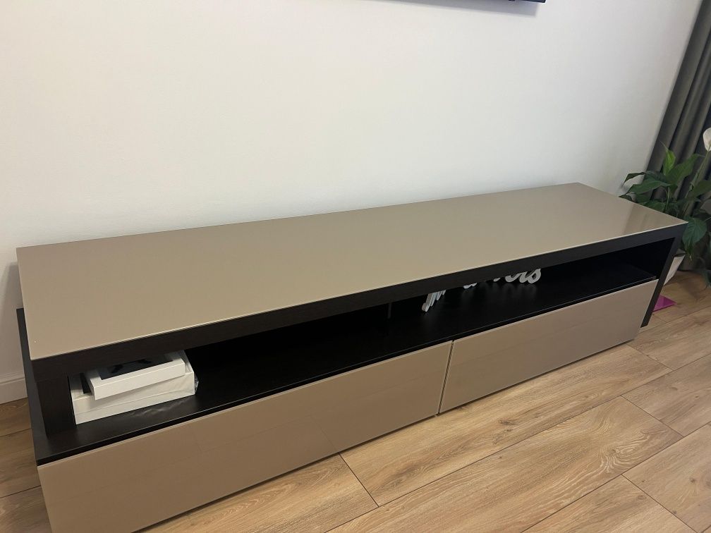 Comoda TV Adjustabila pe Lungime
