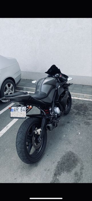 Yamaha yzf r125.