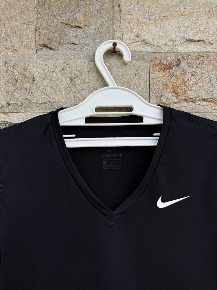 Дамска тениска Nike