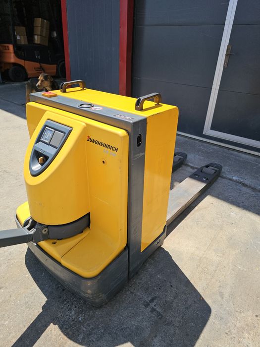 Transpaleta electrica Jungheinrich 2T