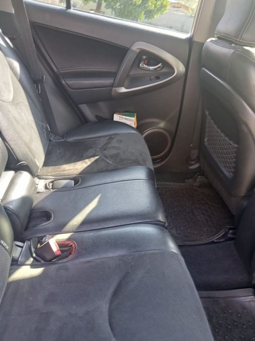 Toyota rav4 , 4×4 permanent , an 2007, preț 4000euro