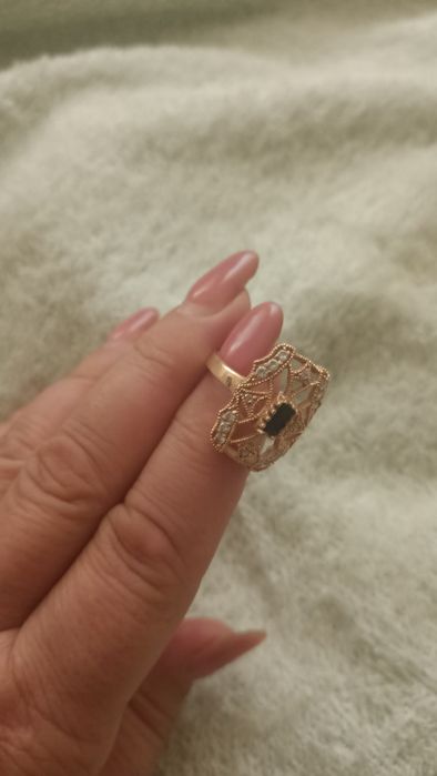 Продаю кольцо из красного золота ,винтажное