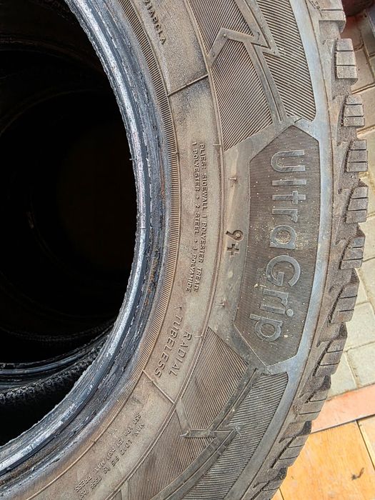 Vând anvelope iarna Goodyear 195/65 R15