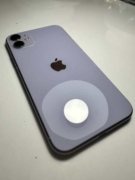 iPhone 11 cu 6 huse cadou !