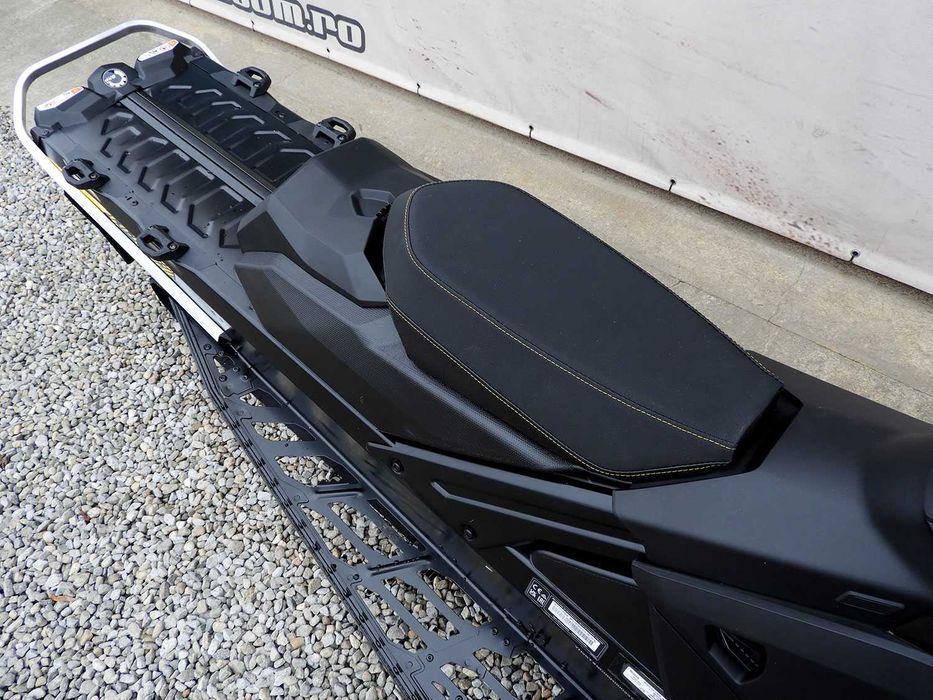 Promo Snowmobil Ski-Doo Summit NEO+ 600 EFI 2025