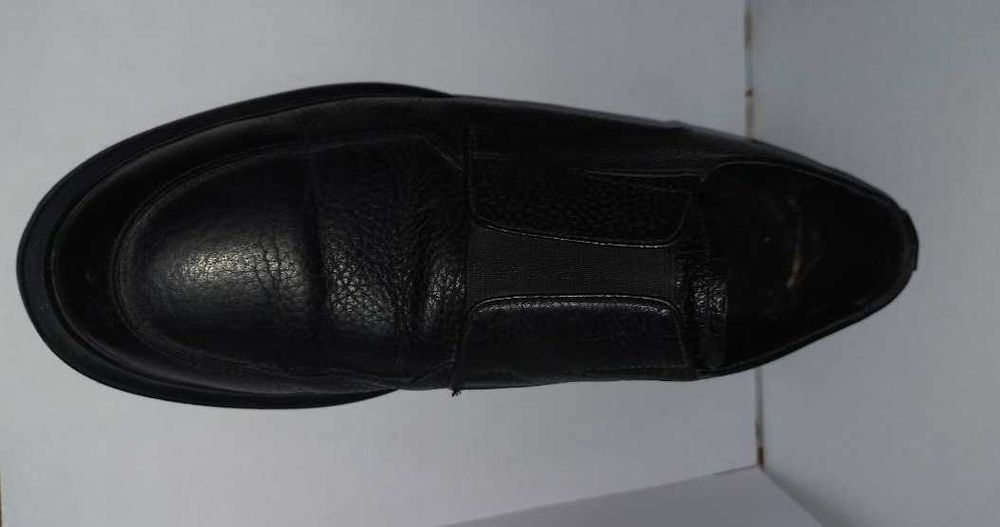 Мужские черные туфли
