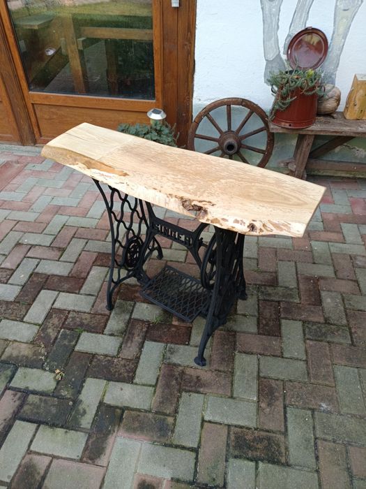 Comoda , suport lavoar , masuta din mașină de cusut