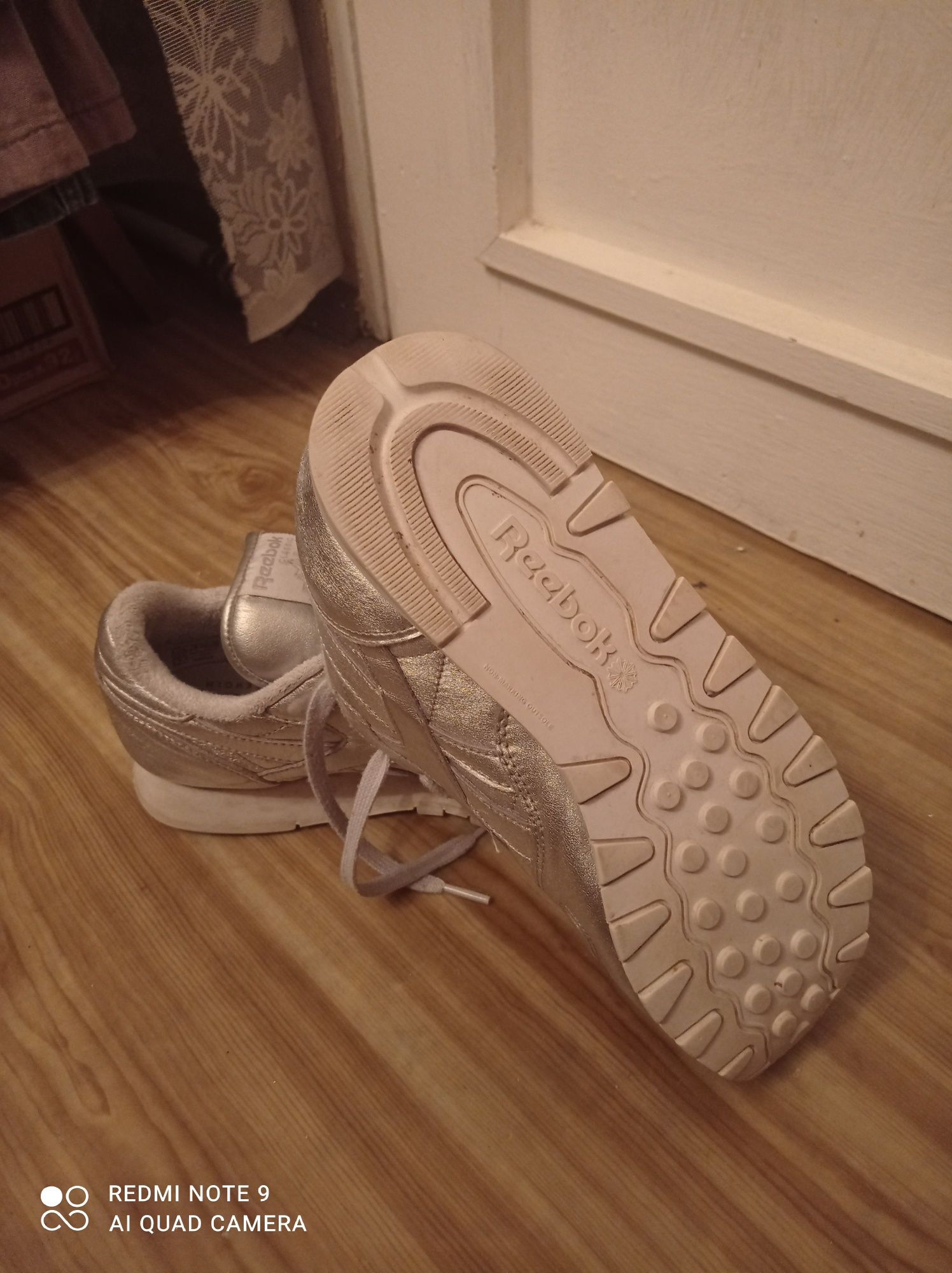Сникърси Reebok , маратонки, естествена кожа