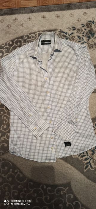 Мужские рубашки бренда Sacoor Brothers в клетку, светлые, стильные.