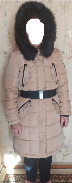 Продам пальто зимнее с капюшоном новое  44-46 рр ( р-р произв 34)