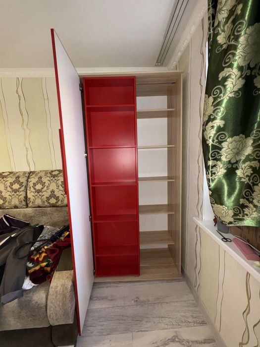 ПРОДАМ Гардероб!