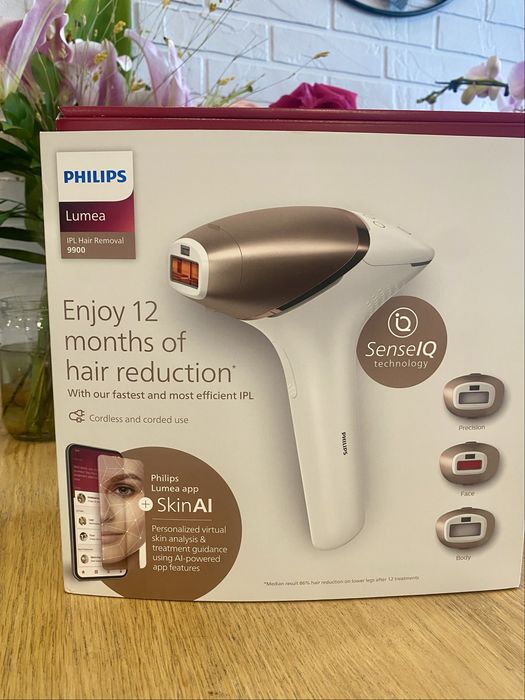 Фотоепилатор Philips Lumea 9900