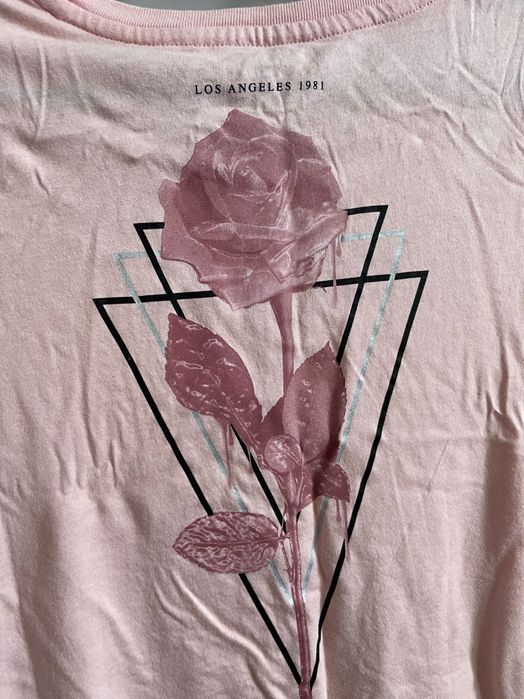 Оригинална тениска Guess - розова, с красив гръб, нова с етикет