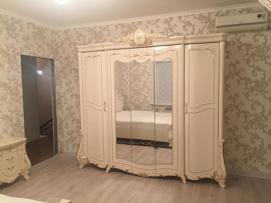 Продается гарнитур