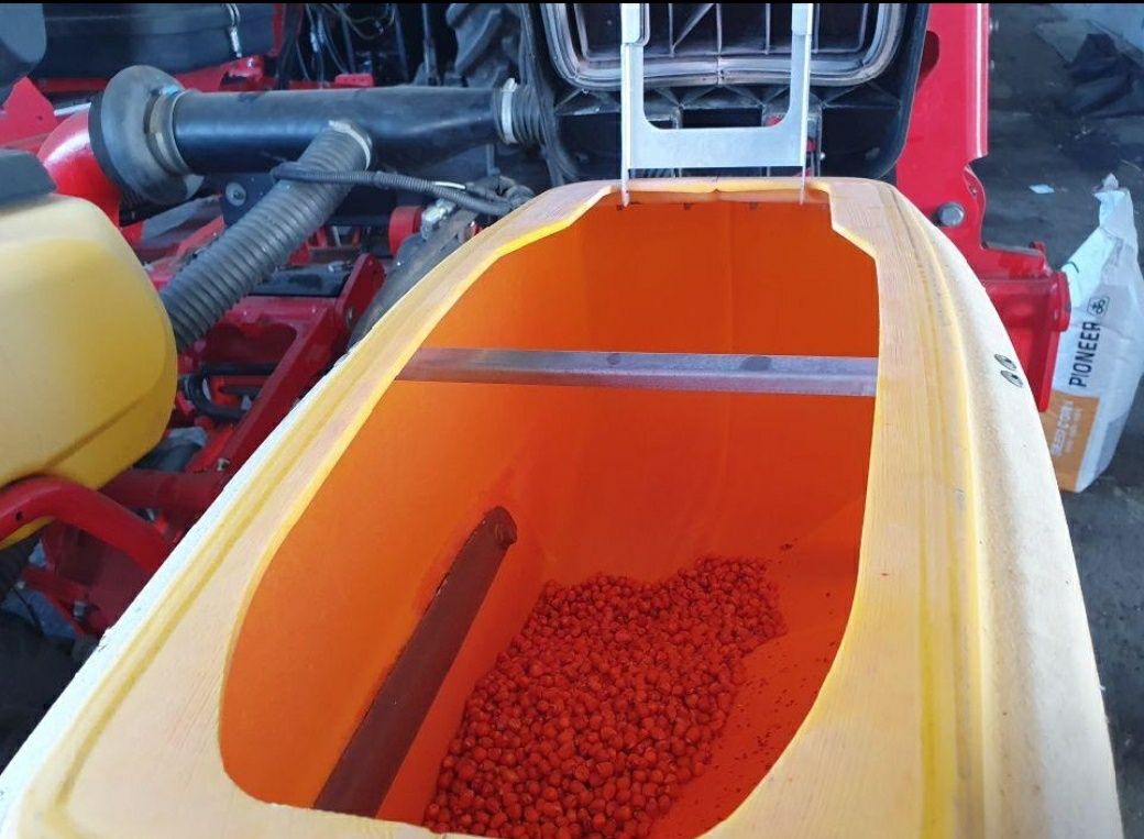 semanatoare VADERSTAD TEMPO F8 , (plante prasitoare, porumb, fs,soia)