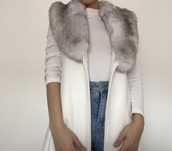 Vesta White House Black Market marimea XS alba cu blana artificiala