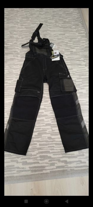 Salopeta Mascot noua cu eticheta.