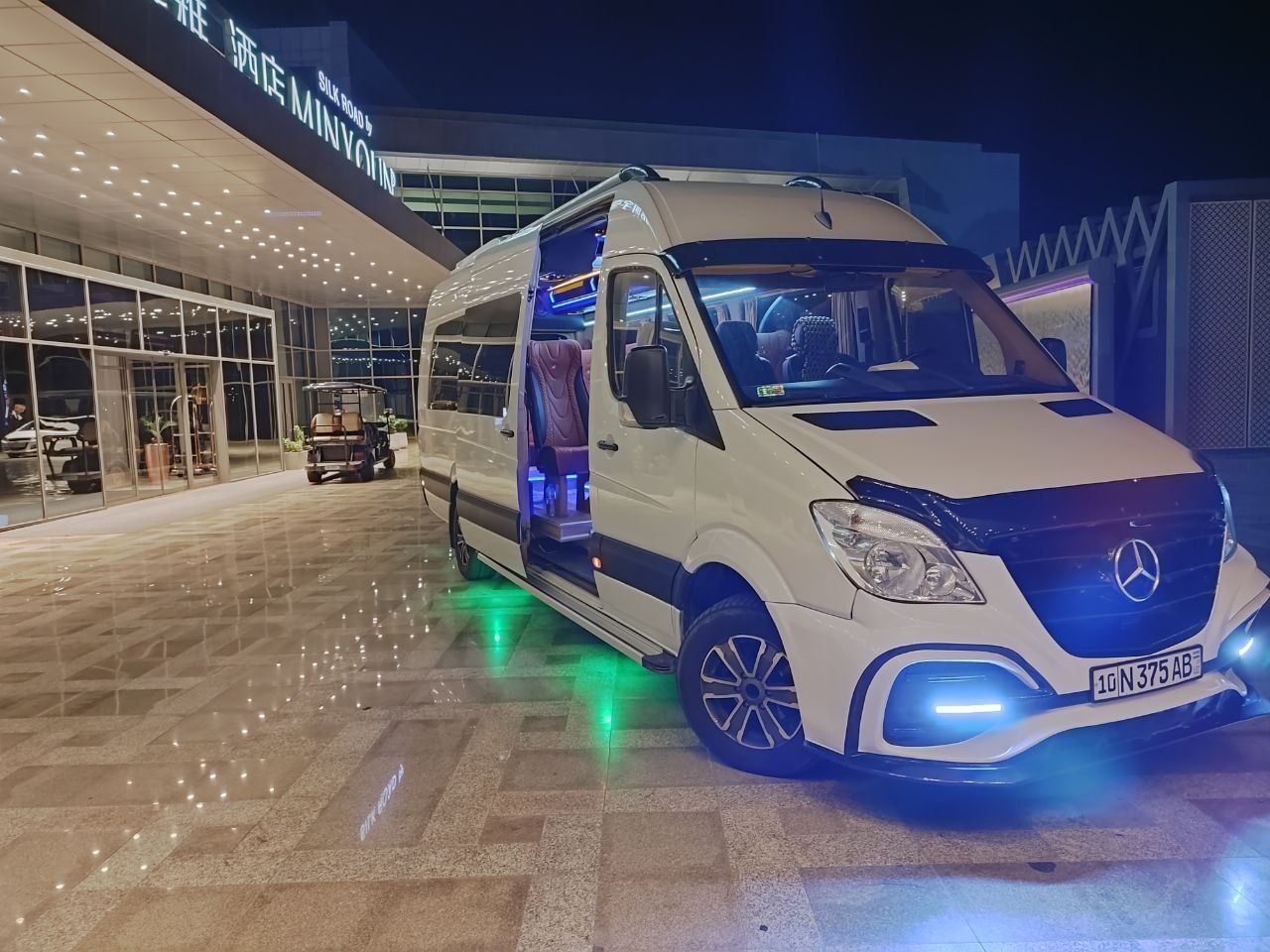 Гид с минивэном staria 2023 Mercedes sprinter