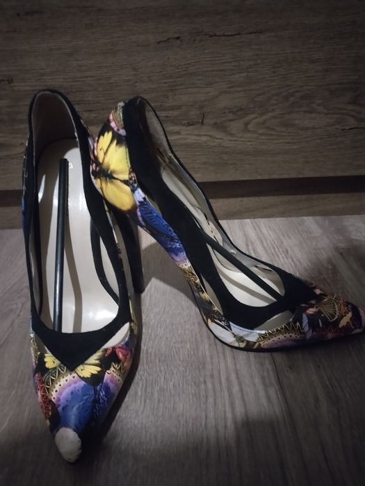 Дамски обувки с токчета