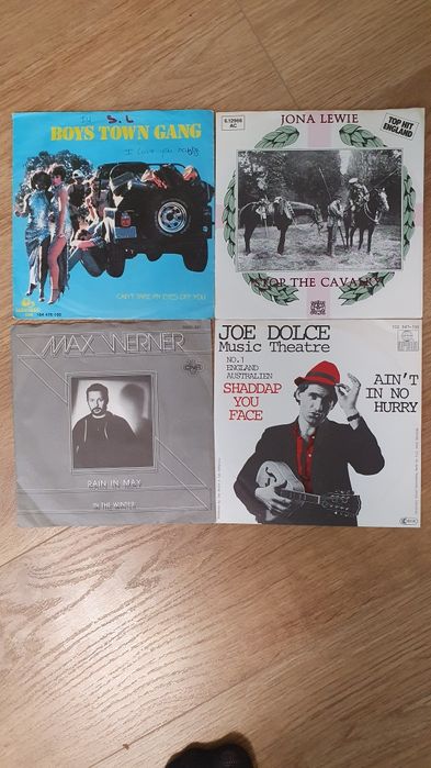 Lot 24 de discuri singlevinil pickup anii 80