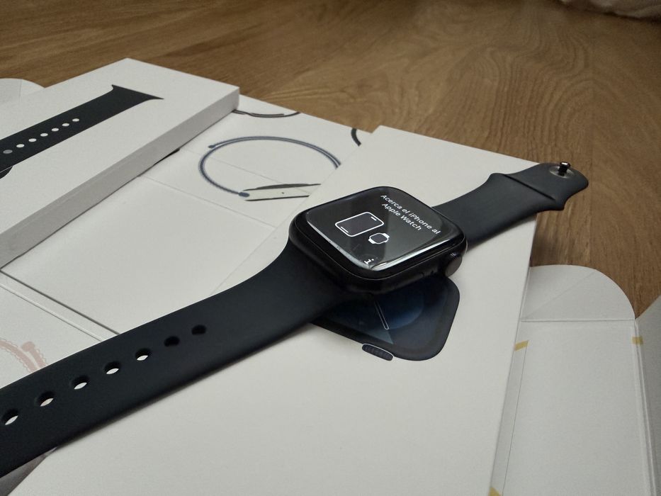 Apple Watch Series 9 2023 GPS + Cellular, Midnight Aluminium 45mm