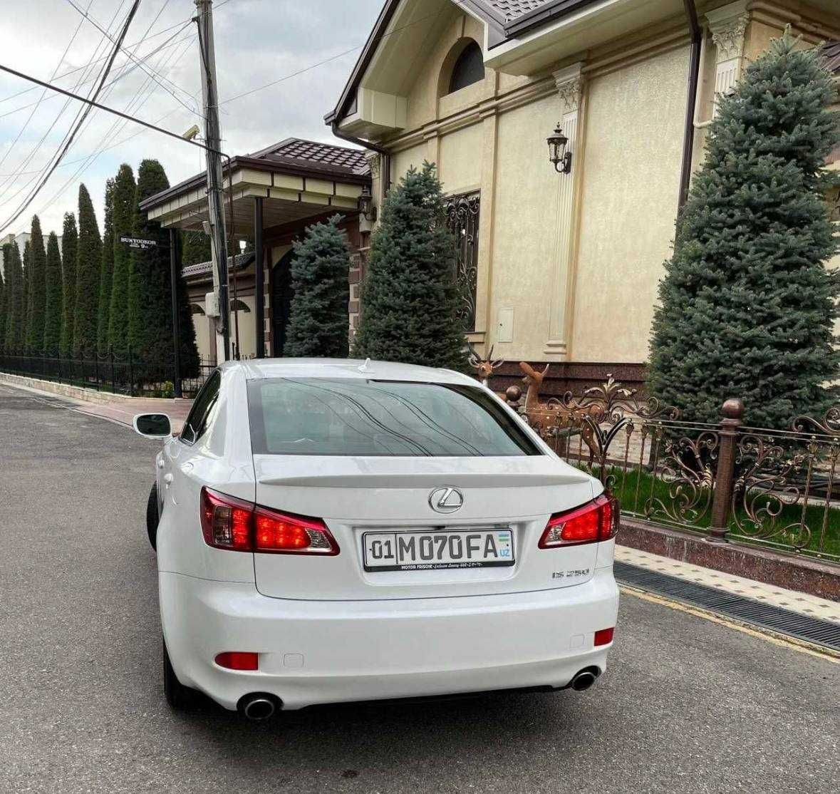 Продаю Lexus IS 250