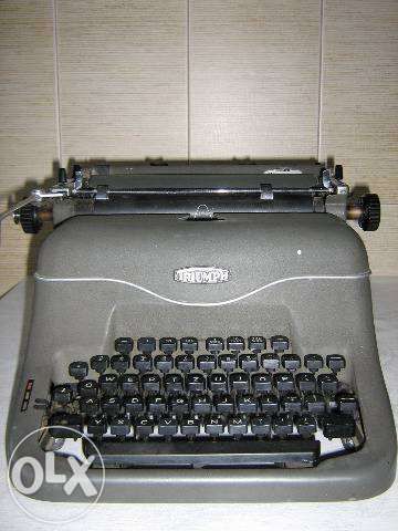 Maşină veche de scris Triumph-Matura
