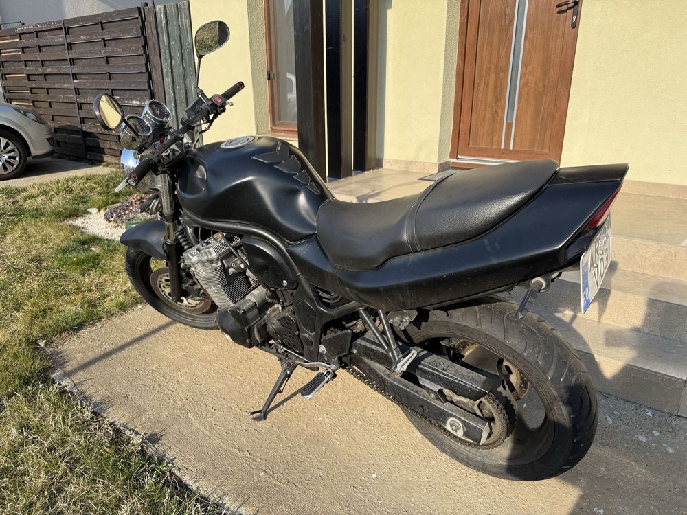 Motocicleta Suzuki Bandit 650