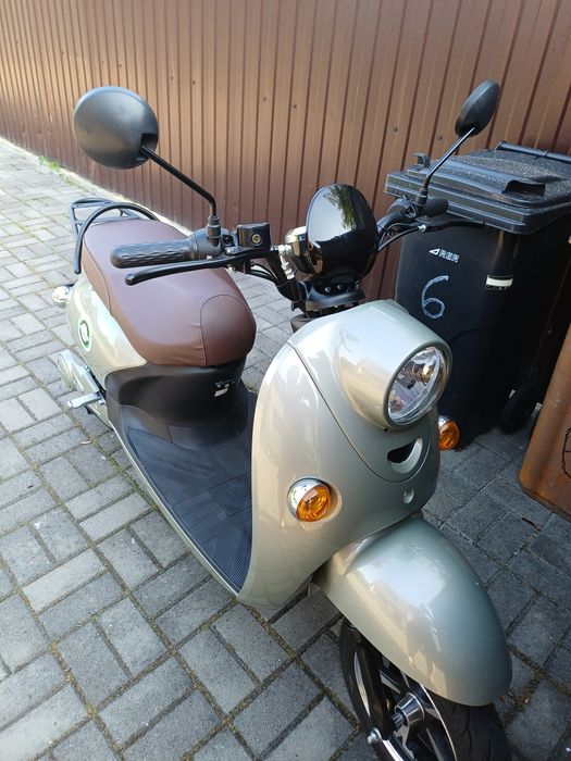 Vând scuter nou(135 km)Volta Vs2, 2000 w, fără permis . Autonomie 60 k