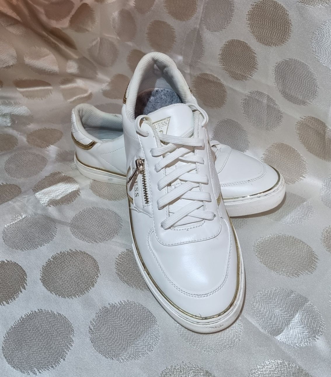 Vand sneakers Guess