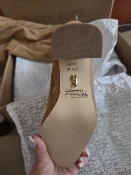 Vînd cizme Steve Madden
