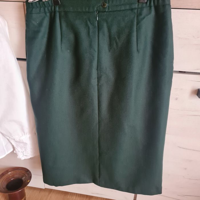 Vand fustă groasă din stofa de lână