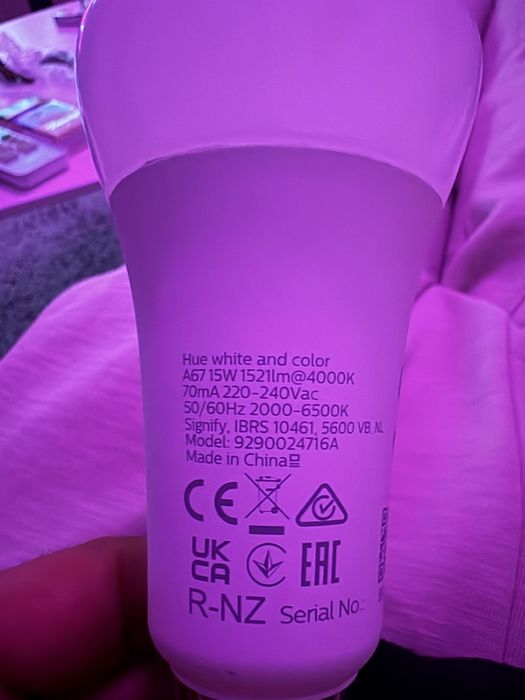 Bec smart Philips Hue A67 15W alb și color nou, fără cutie, ambiental
