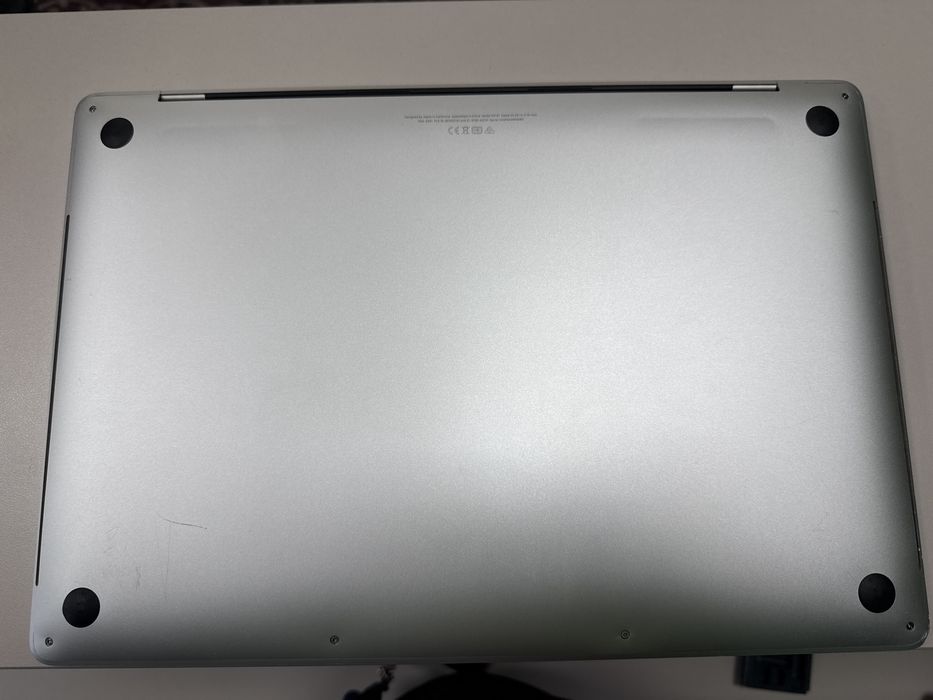 Продам Apple Macbook PRO 2019