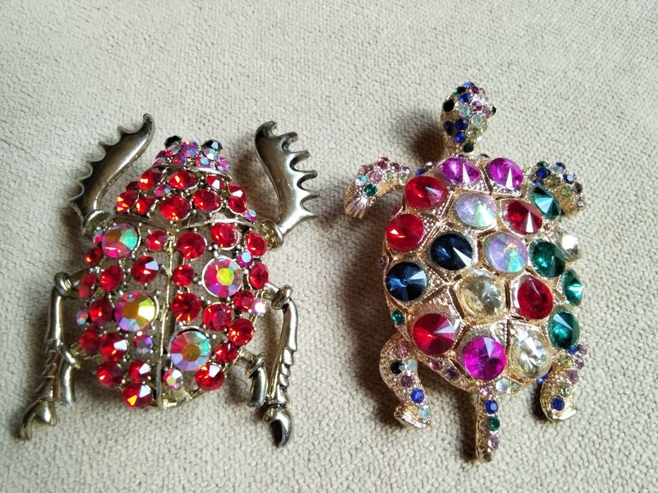 Колье и Брошки Чехия обмен