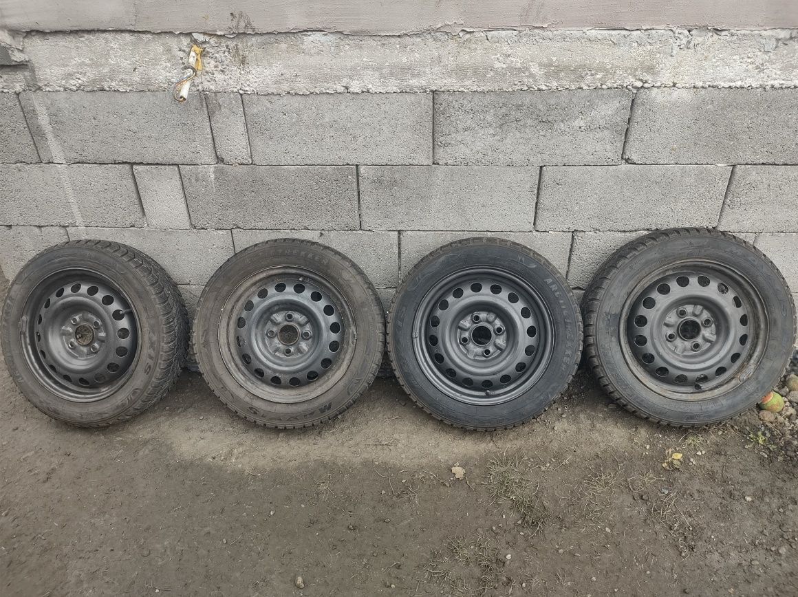 Cauciucuri de iarnă  155/65 r14 Citroen c1 Toyota aygo Peugeot 107