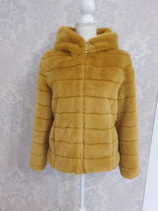 Haină de blană artificială